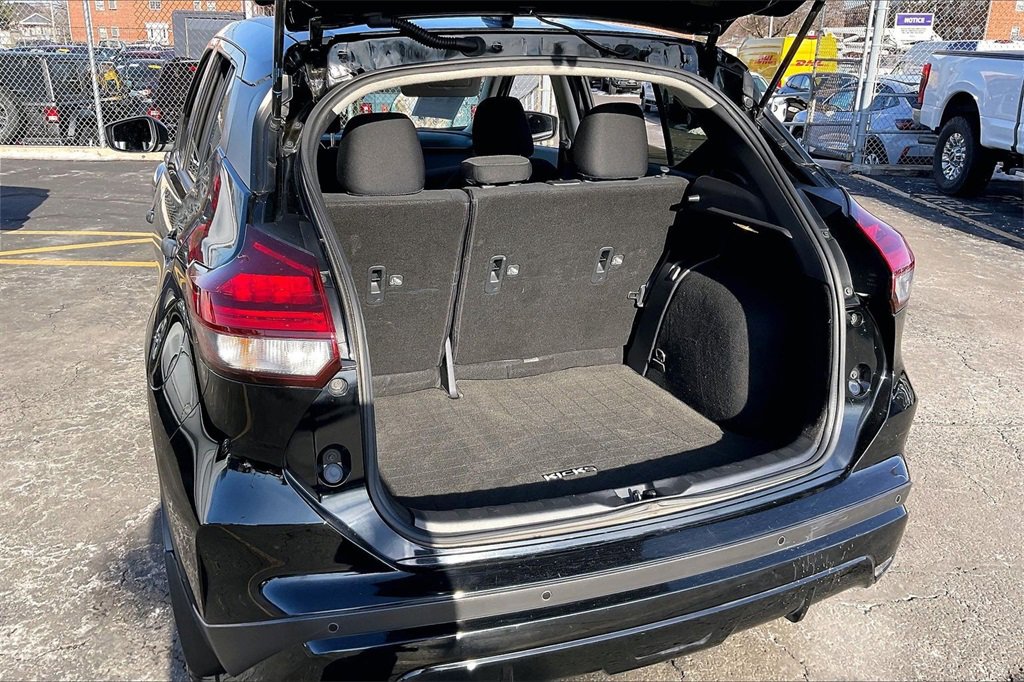 Used 2022 Nissan Kicks S image 25