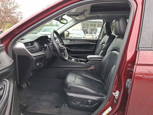 Used 2022 Jeep Grand Cherokee L Limited AWD/4WD image 11