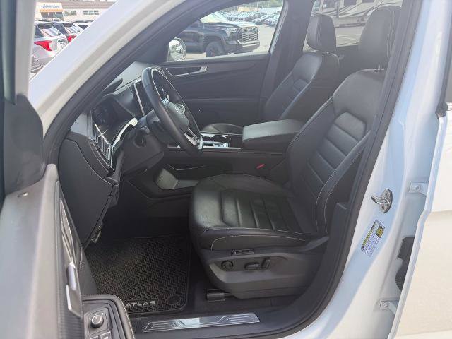 Used 2024 Volkswagen Atlas Cross Sport SEL R-Line AWD/4WD image 11