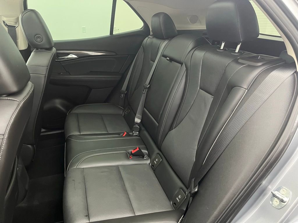 Used 2022 Buick Envision Essence w/ Safety Package image 31