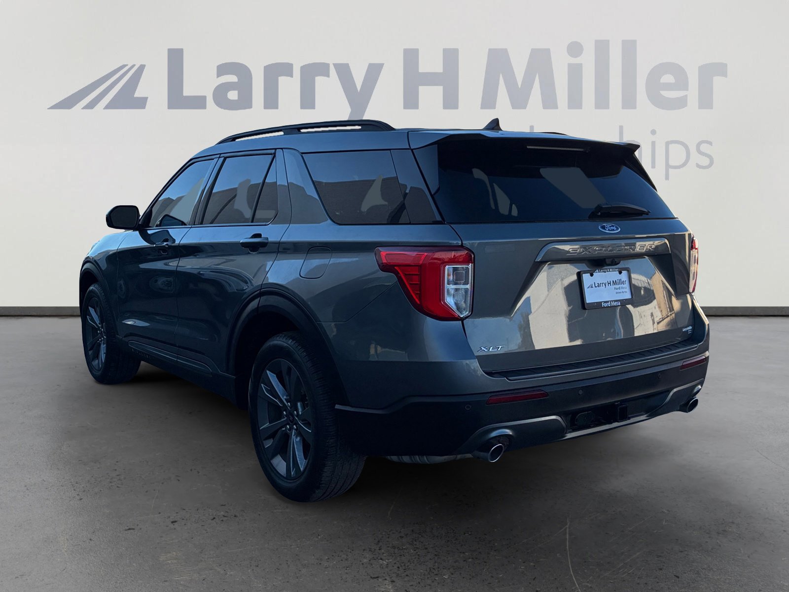 Certified 2023 Ford Explorer XLT w/ Equipment Group 202A image 3