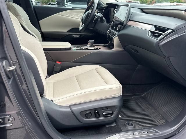 Used 2024 Lexus RX 450h AWD w/ Convenience Package image 13