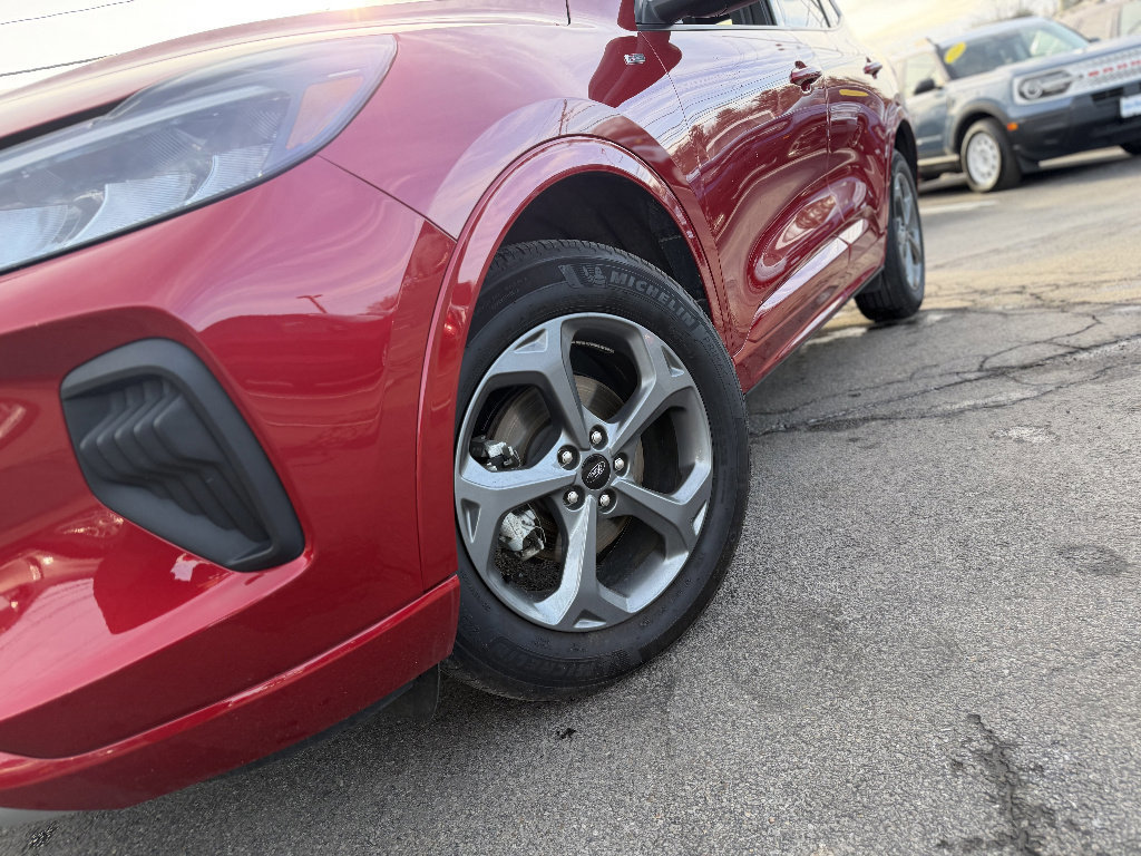 Certified 2023 Ford Escape ST-Line w/ Tech Pack #1 image 9