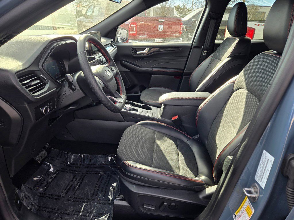 Certified 2025 Ford Escape ST-Line AWD/4WD image 20