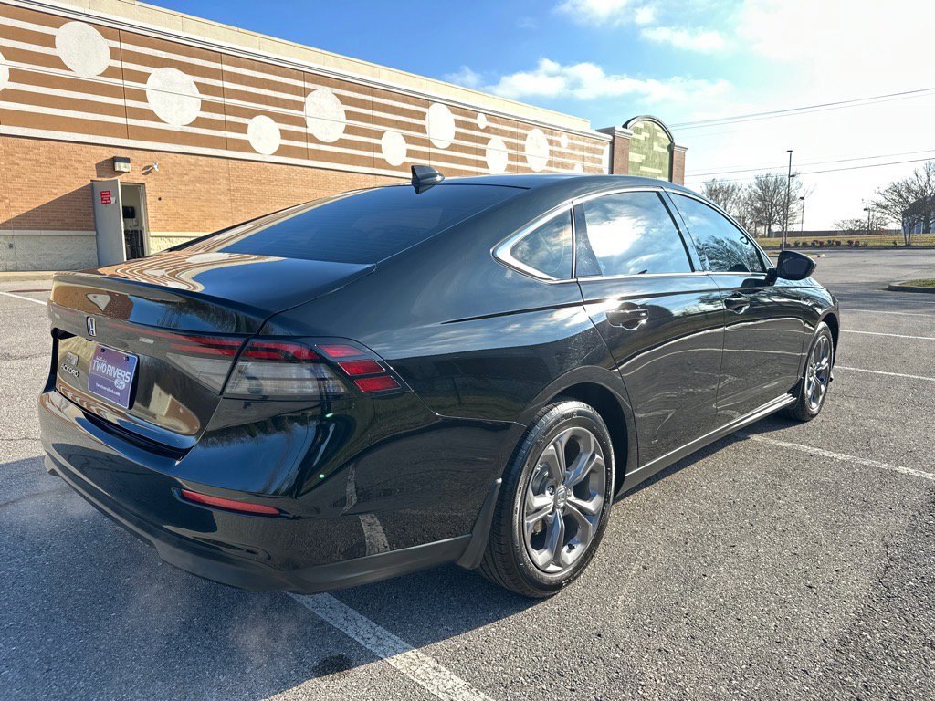 Used 2023 Honda Accord EX image 6