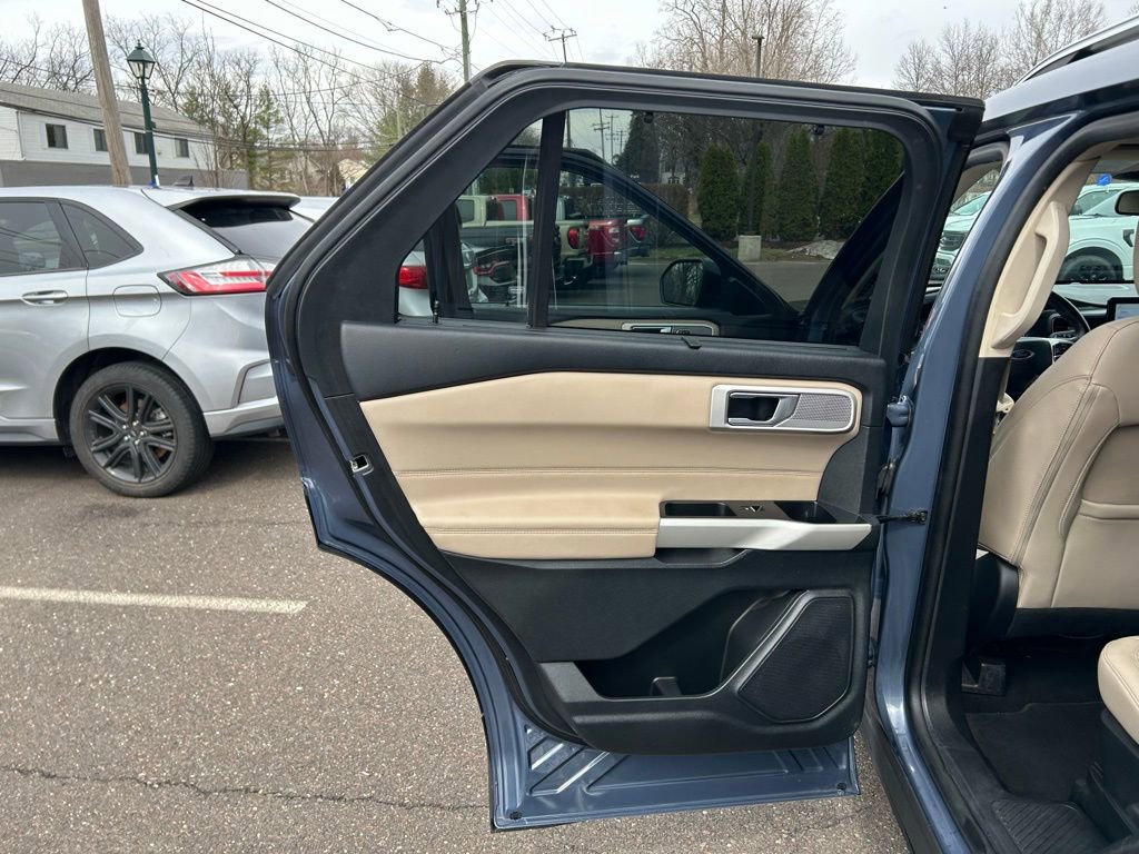 Certified 2021 Ford Explorer Limited w/ Equipment Group 301A image 17