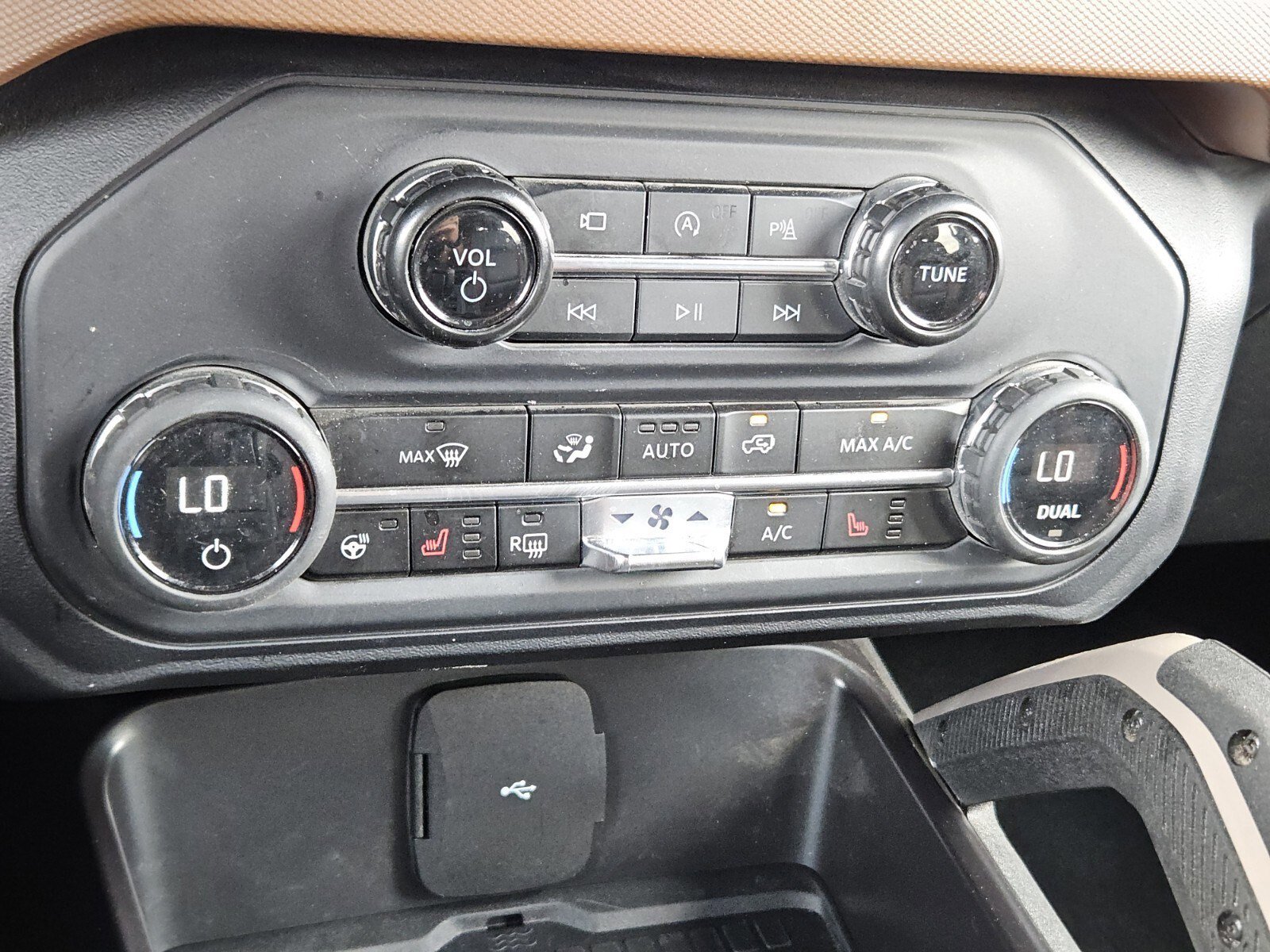 Certified 2024 Ford Bronco Outer Banks image 22