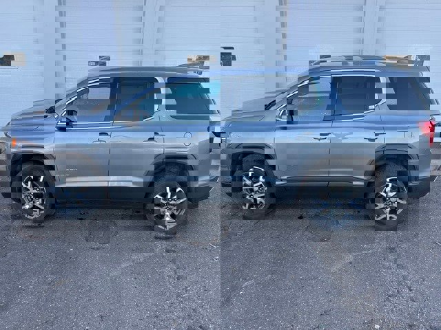 Used 2021 GMC Acadia SLE image 3