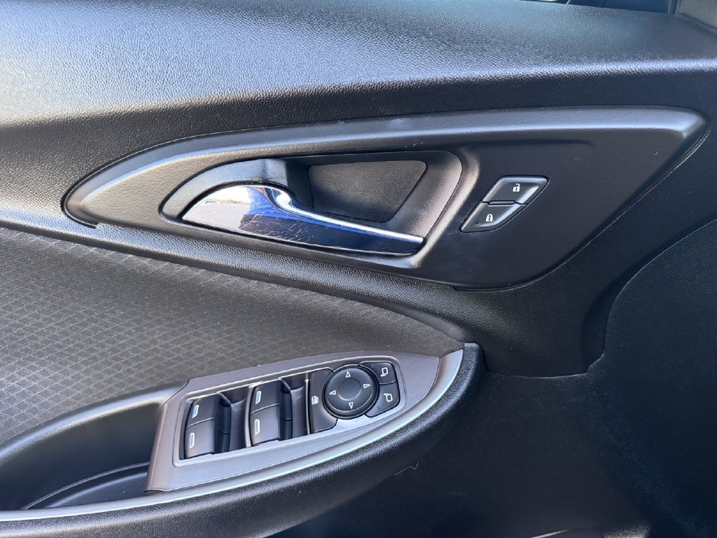 Used 2021 Chevrolet Malibu RS FWD image 10