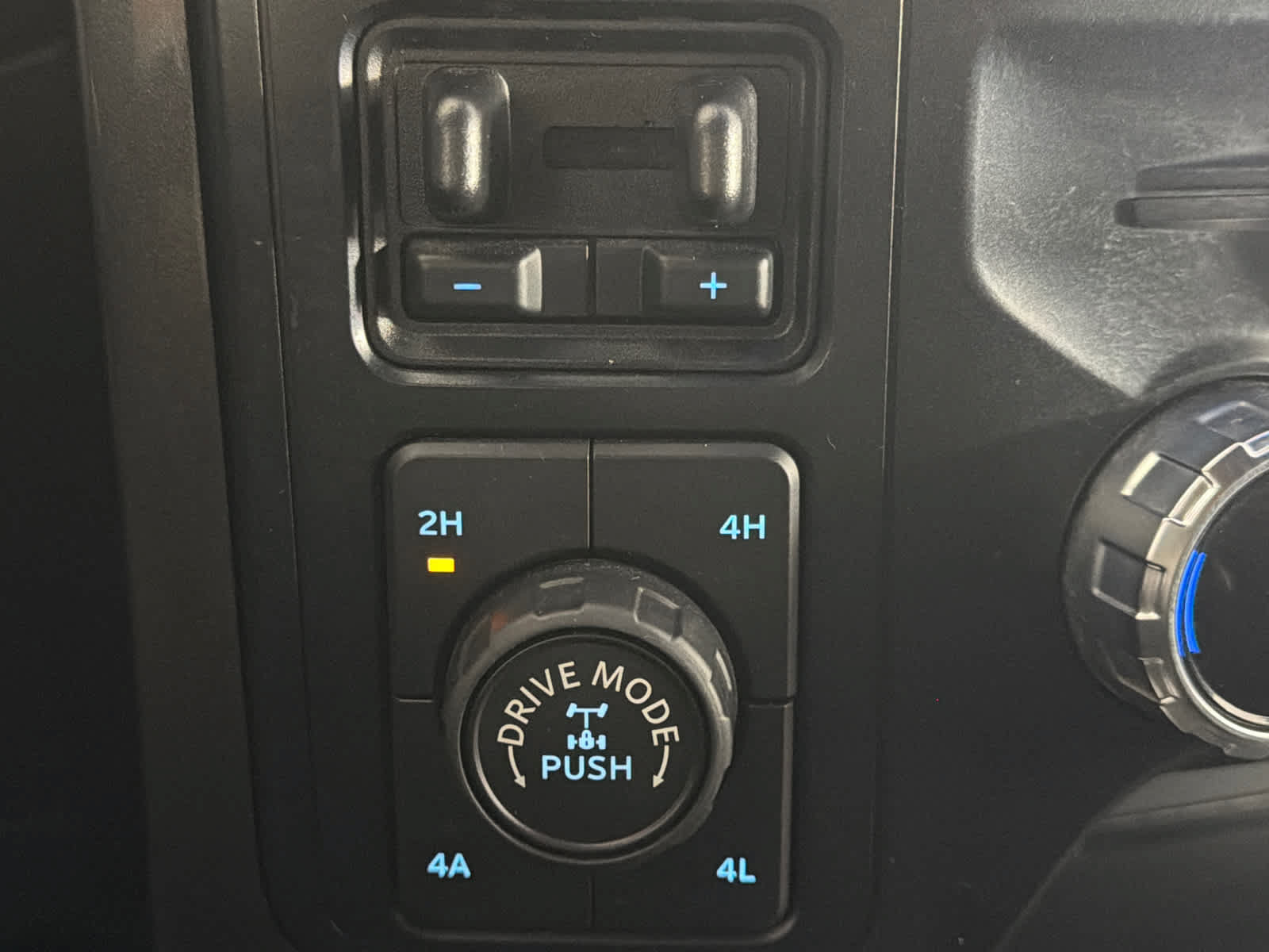 Certified 2023 Ford F150 Lariat w/ Equipment Group 502A High AWD/4WD image 31