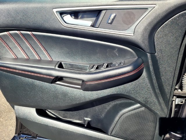 Certified 2024 Ford Edge ST-Line AWD/4WD image 14