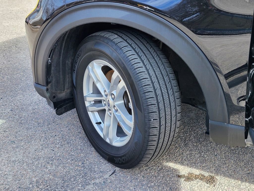 Certified 2022 Ford Explorer XLT w/ Equipment Group 202A image 36