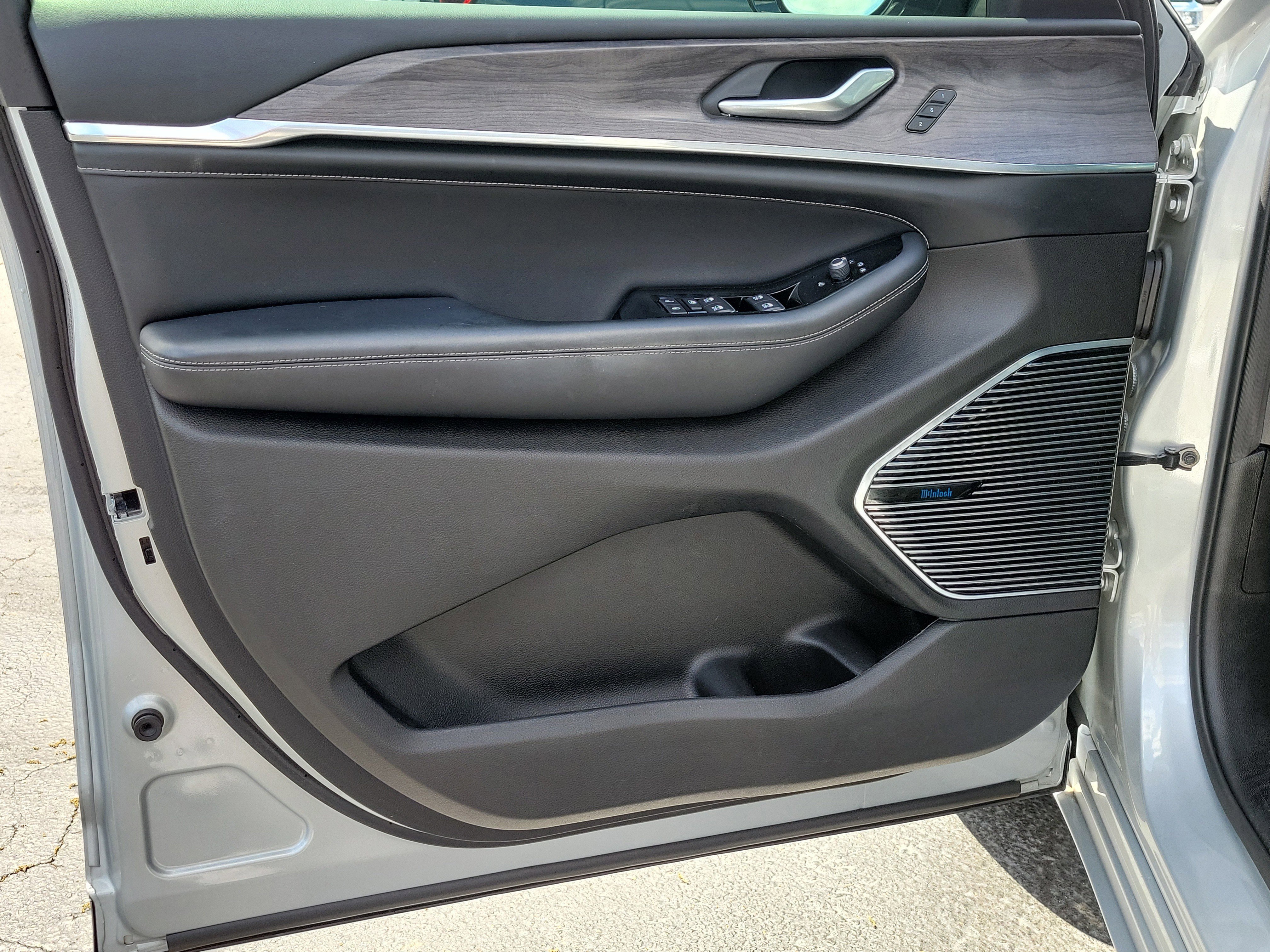 Used 2022 Jeep Grand Cherokee L Overland image 19