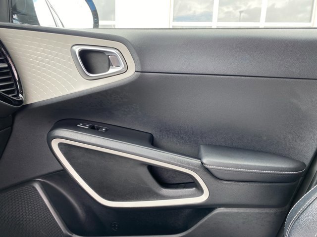 Used 2023 Kia Soul GT-Line FWD image 16