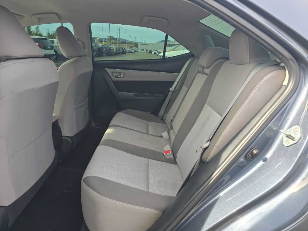 Used 2017 Toyota Corolla LE w/ Carpet Mat Package (TMS) FWD image 16