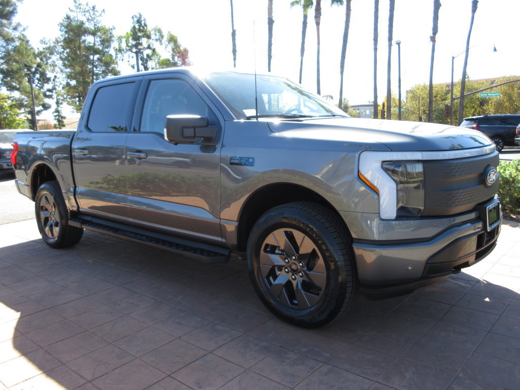 Certified 2025 Ford F150 Lightning Flash AWD/4WD image 7