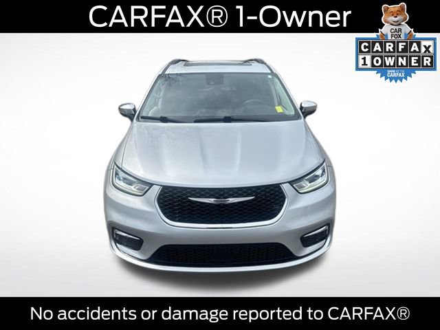 Used 2023 Chrysler Pacifica Limited FWD image 2