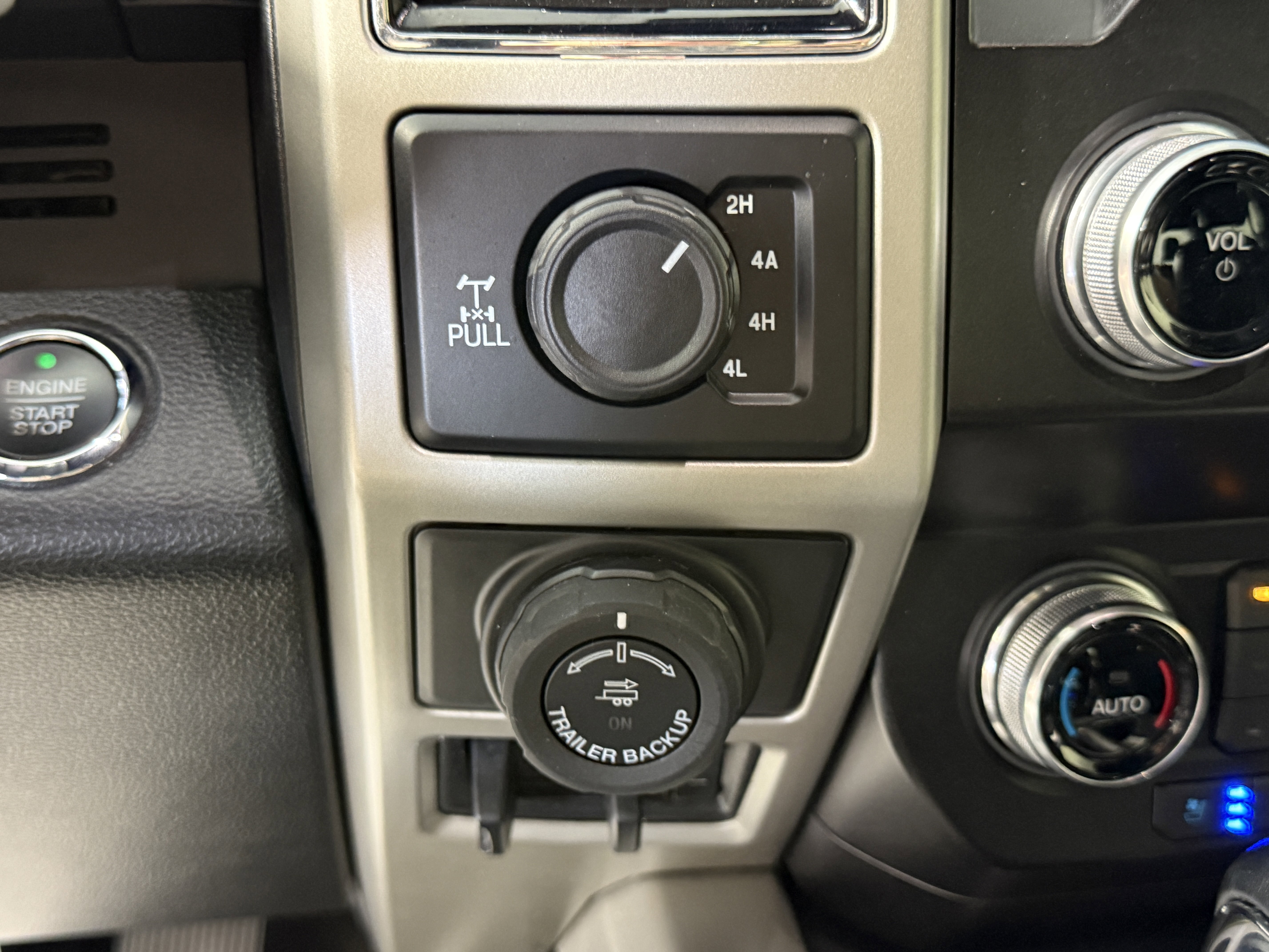 Certified 2020 Ford F150 Lariat w/ Equipment Group 502A Luxury AWD/4WD image 23