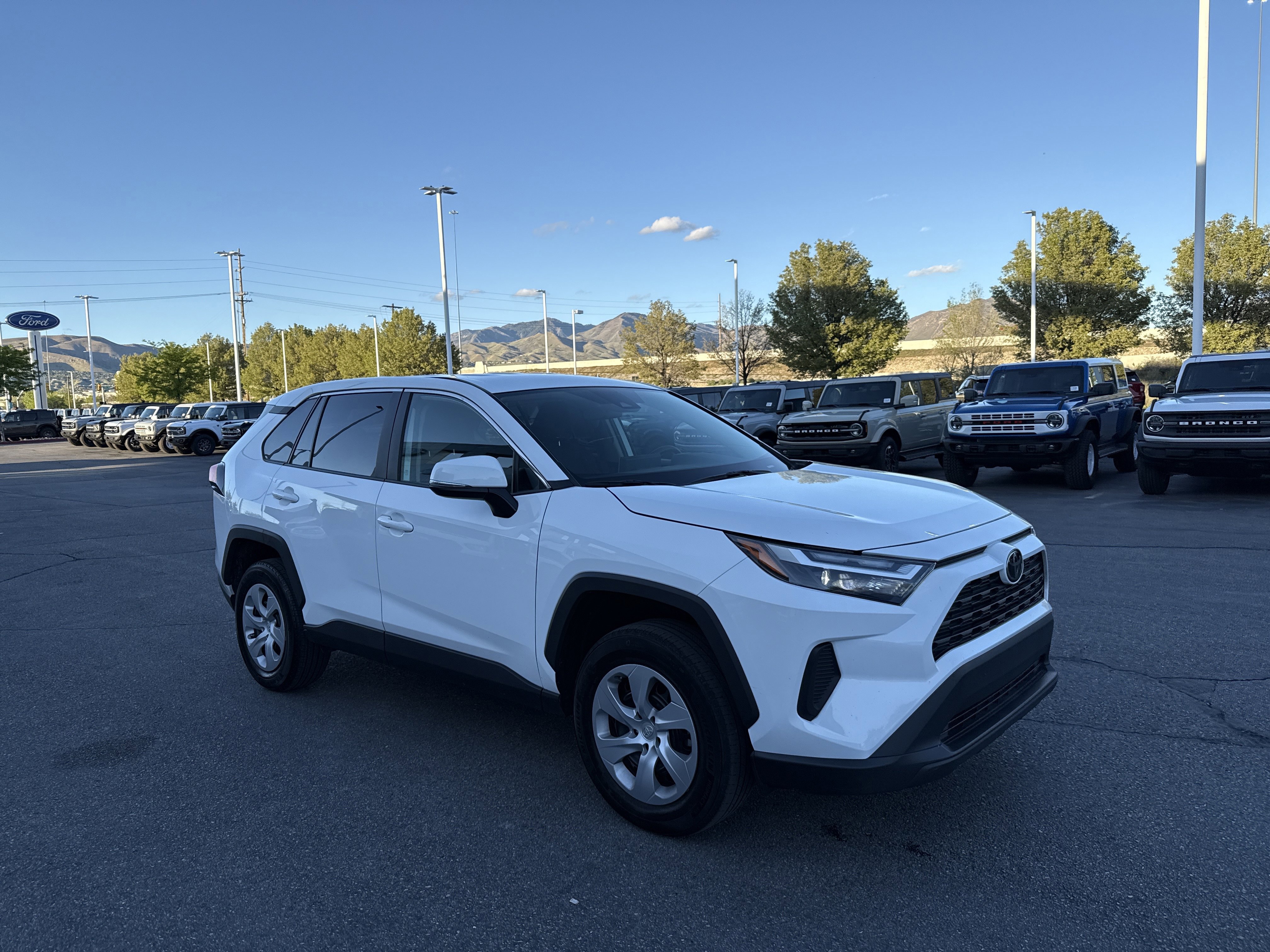Used 2023 Toyota RAV4 LE image 7