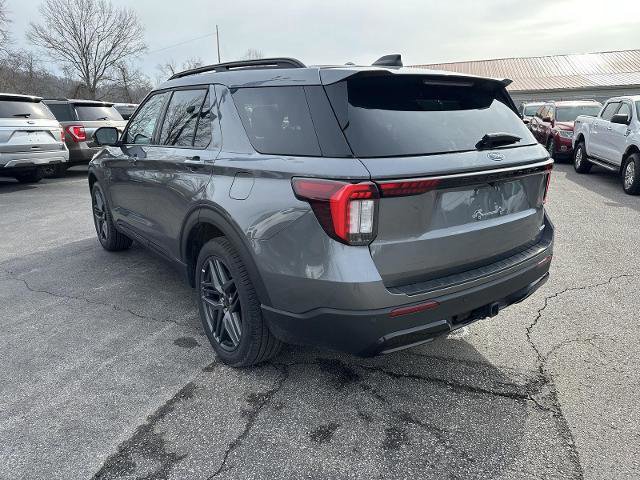 Certified 2025 Ford Explorer ST-Line w/ ST-Line Street Pack image 5