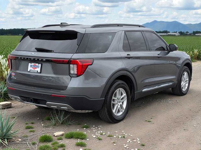 Certified 2025 Ford Explorer Active w/ Active Comfort Package RWD image 4