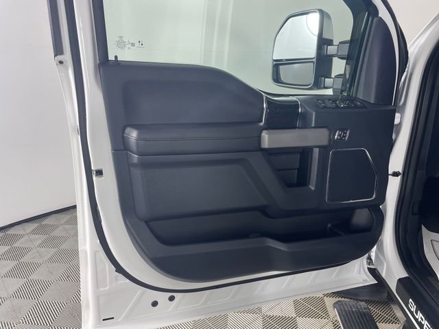 Certified 2022 Ford F350 Platinum w/ FX4 Off-Road Package AWD/4WD image 17