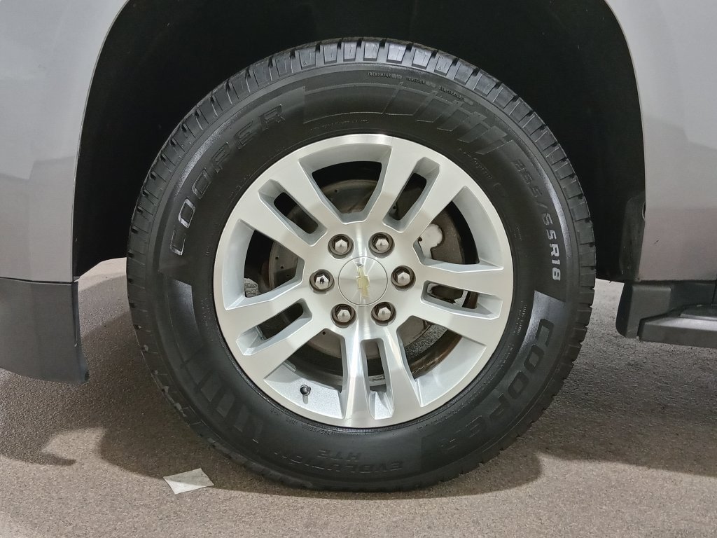 Used 2019 Chevrolet Tahoe LT w/ Luxury Package AWD/4WD image 13
