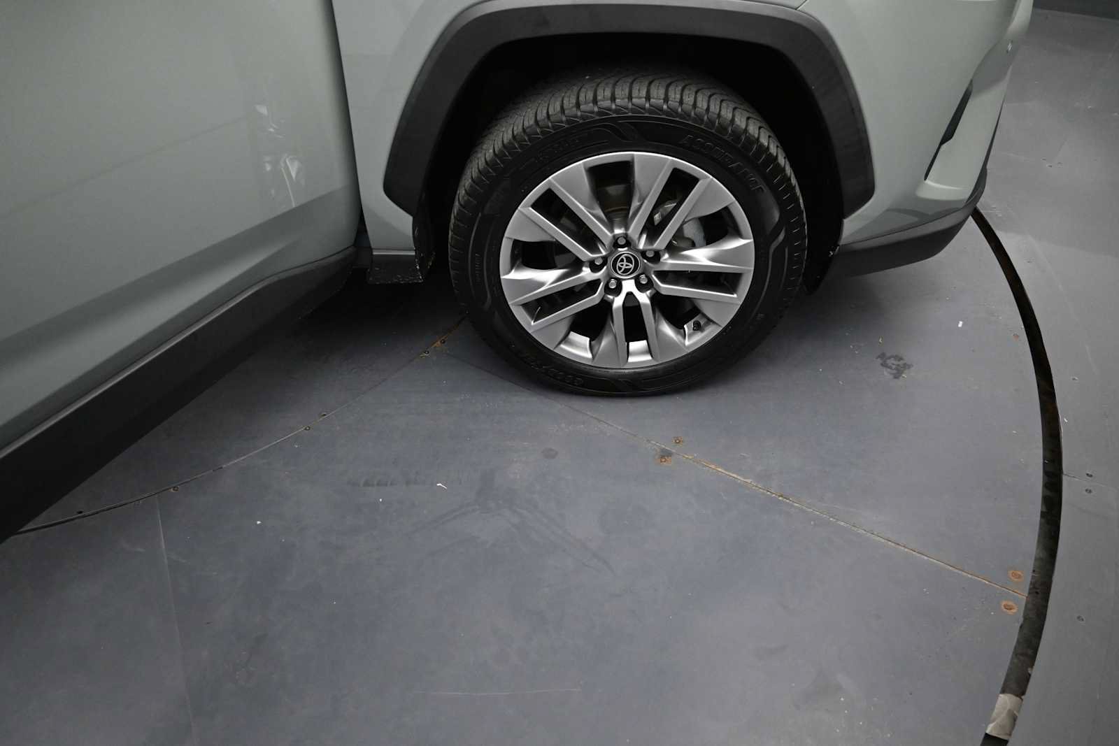Used 2022 Toyota RAV4 XLE Premium AWD/4WD image 10