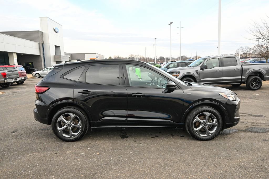 Certified 2023 Ford Escape ST-Line Select w/ Tech Pack #1 image 9