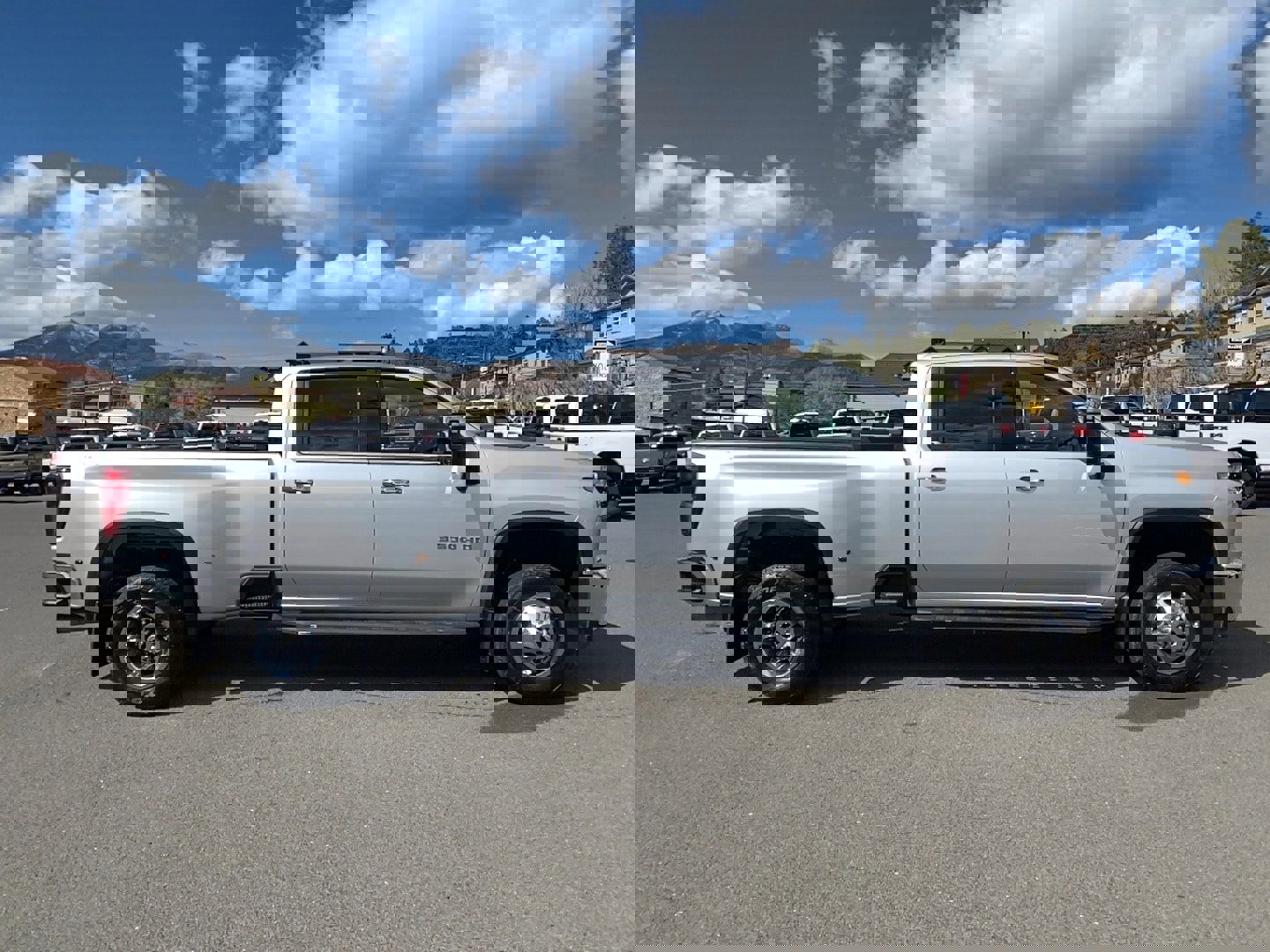 Used 2022 Chevrolet Silverado 3500 LTZ w/ LTZ Plus Package image 4