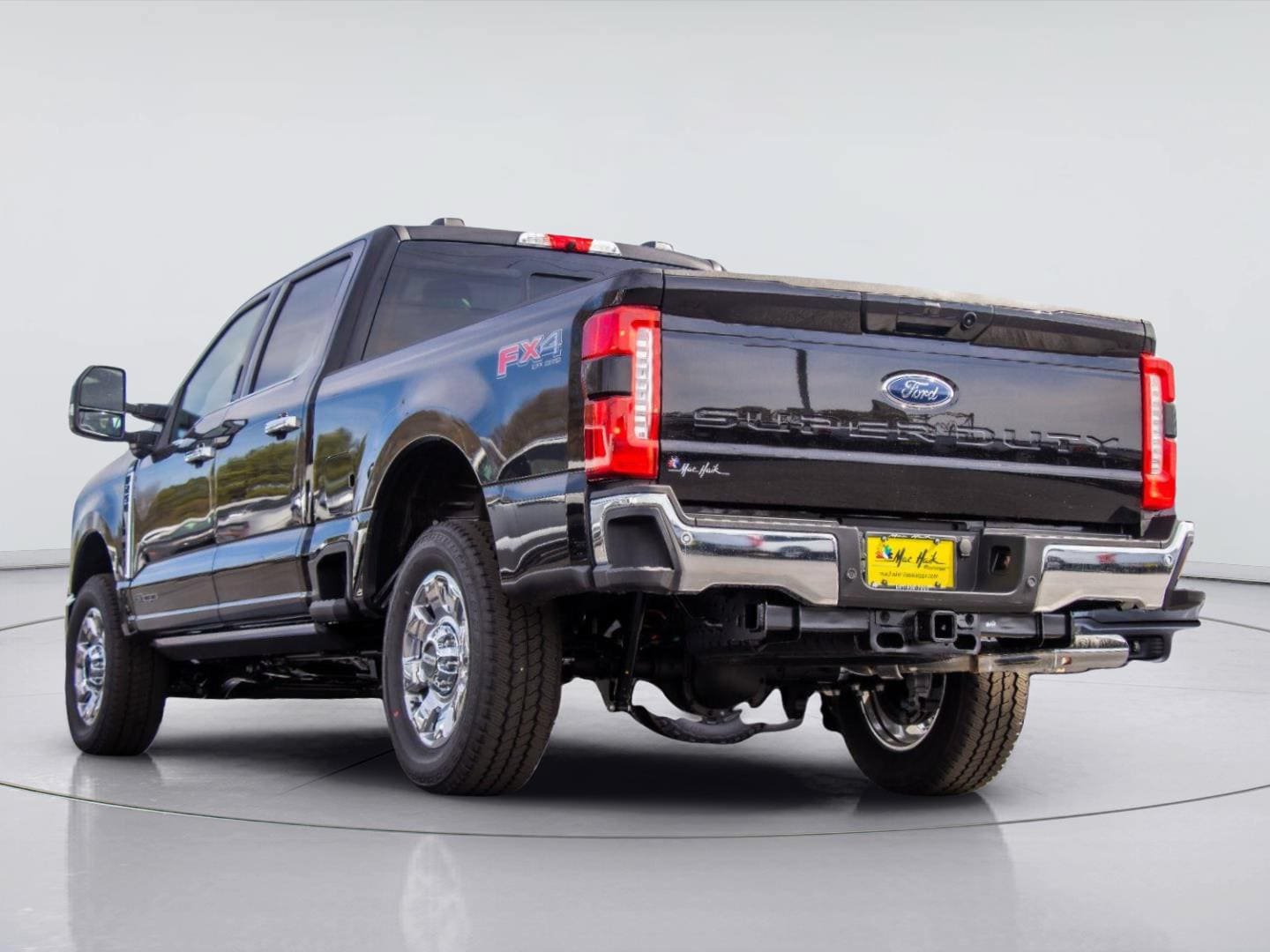Certified 2024 Ford F250 Lariat w/ Lariat Ultimate Package AWD/4WD image 3