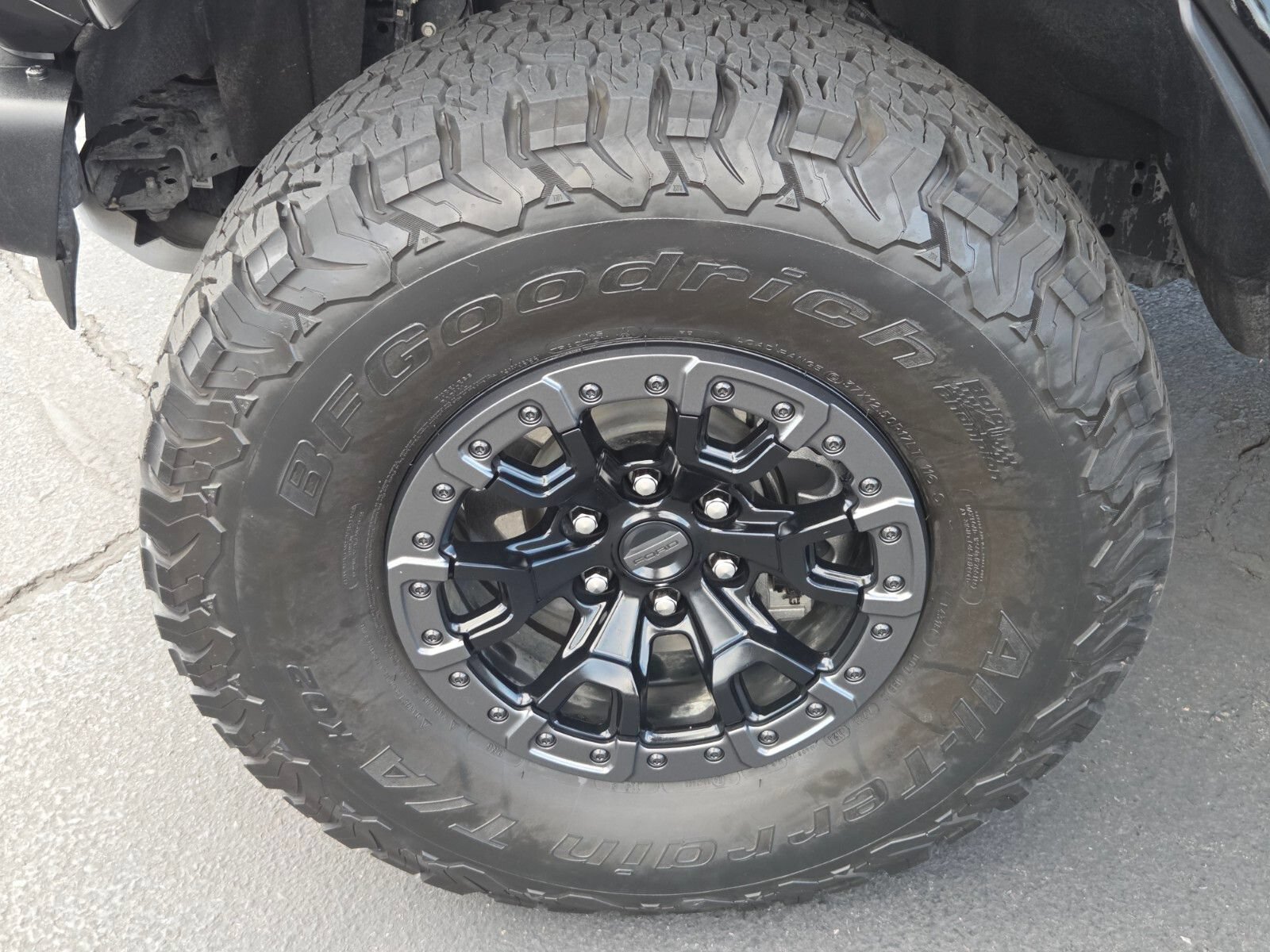 Certified 2024 Ford Bronco Raptor w/ Interior Carbon Fiber Pack 6 AWD/4WD image 9