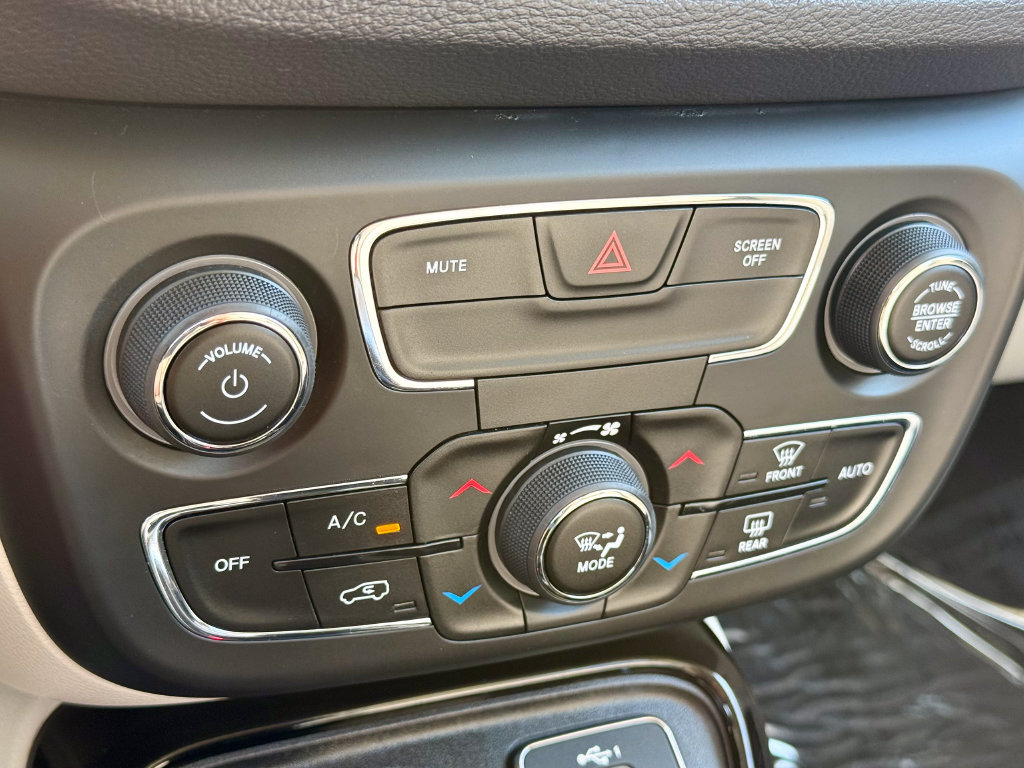 Used 2020 Jeep Compass Limited AWD/4WD image 30