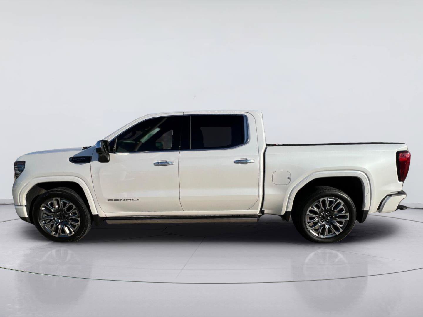 Used 2024 GMC Sierra 1500 Denali Ultimate AWD/4WD image 6