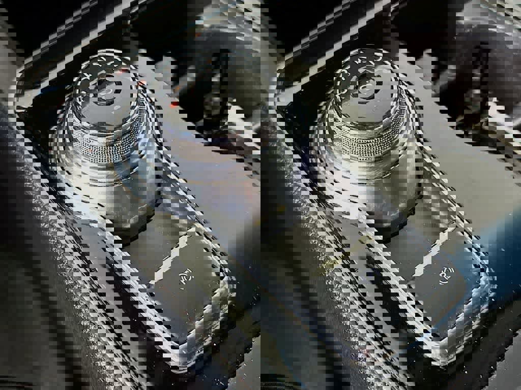 Certified 2019 Ford Edge SE image 22