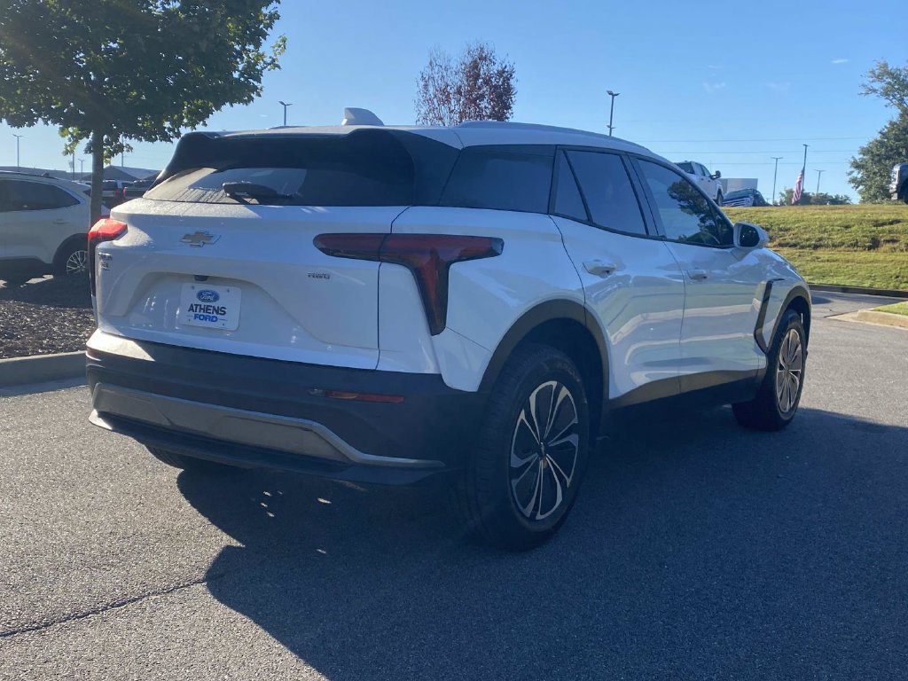 Used 2025 Chevrolet Blazer EV LT AWD/4WD image 3