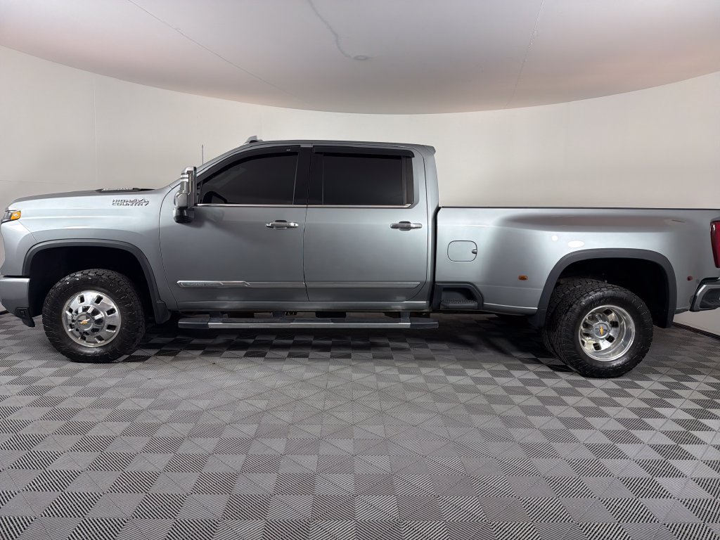 Used 2024 Chevrolet Silverado 3500 High Country AWD/4WD image 6
