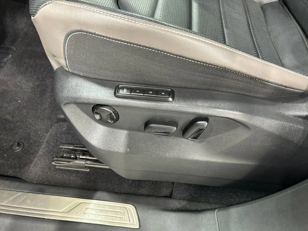 Used 2022 Volkswagen Atlas SEL Premium AWD/4WD image 12