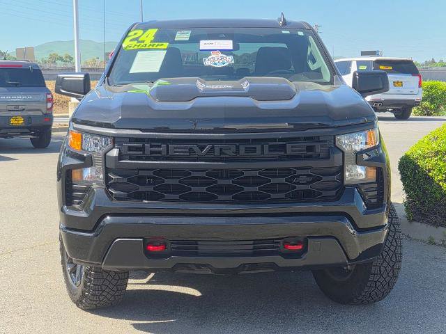 Used 2024 Chevrolet Silverado 1500 Custom Trail Boss w/ LPO, Dark Essentials Package image 2