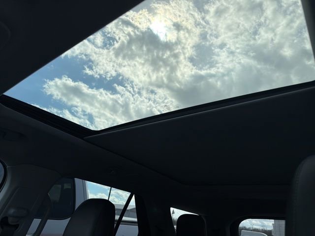 Certified 2024 Ford Explorer XLT w/ Equipment Group 202A image 7