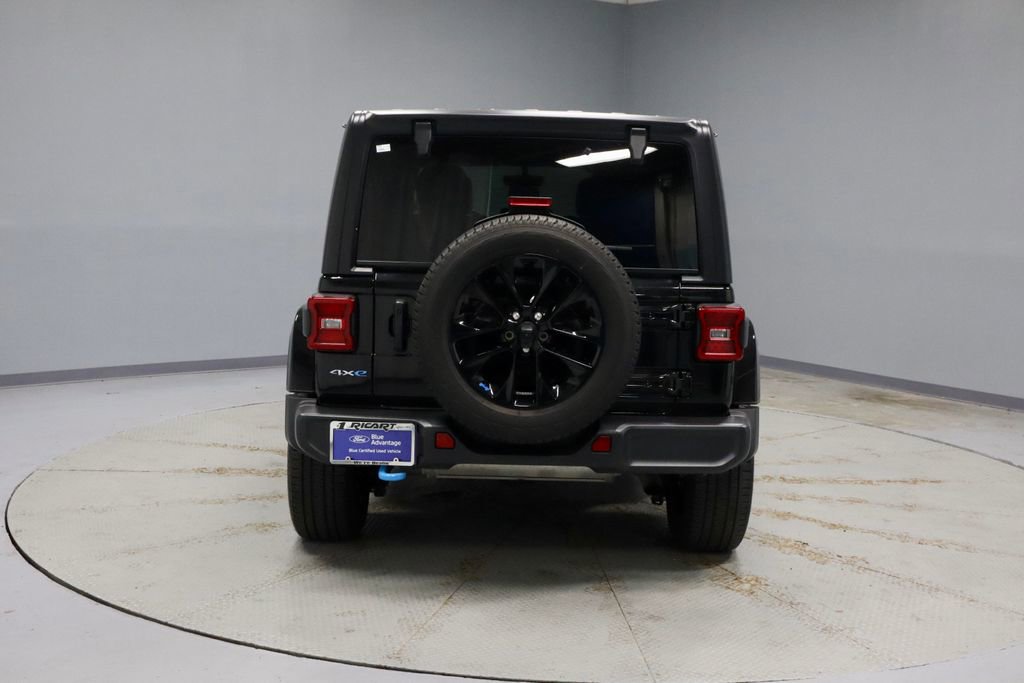 Used 2023 Jeep Wrangler Unlimited Sahara w/ Cold Weather Group AWD/4WD image 12