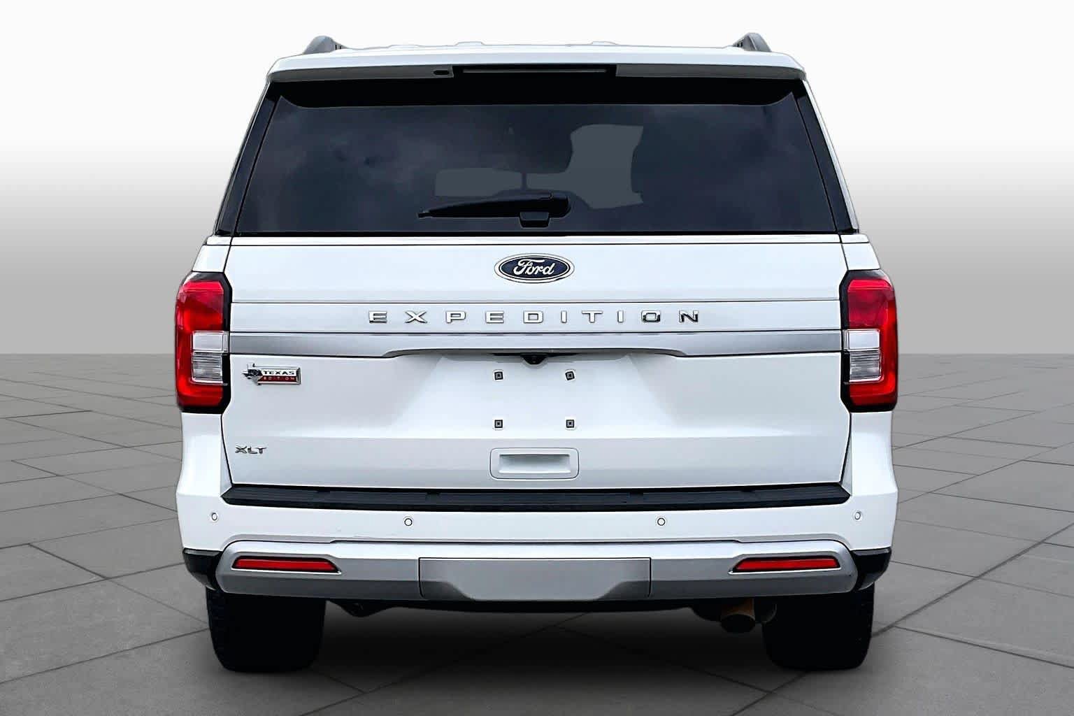 Certified 2024 Ford Expedition XLT RWD image 5