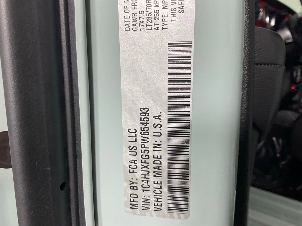 Used 2023 Jeep Wrangler Unlimited Rubicon AWD/4WD image 26