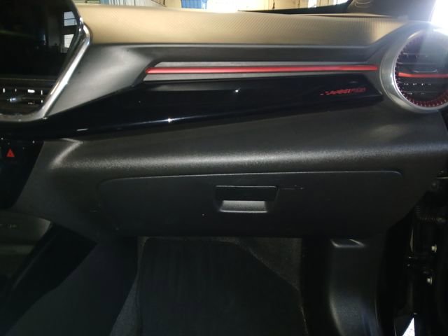 Used 2025 Chevrolet Trax RS w/ Sunroof Package FWD image 49