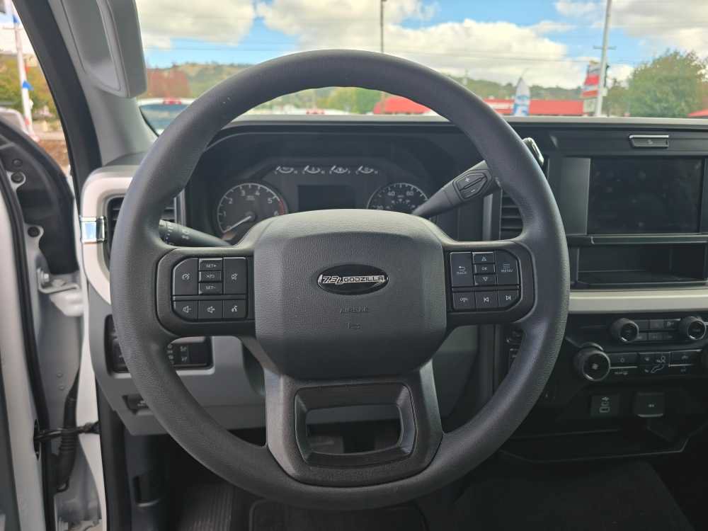 Certified 2025 Ford F350 XLT w/ FX4 Off-Road Package AWD/4WD image 12