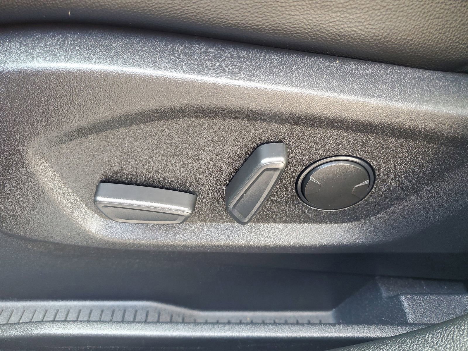 Certified 2024 Ford Edge Titanium image 19