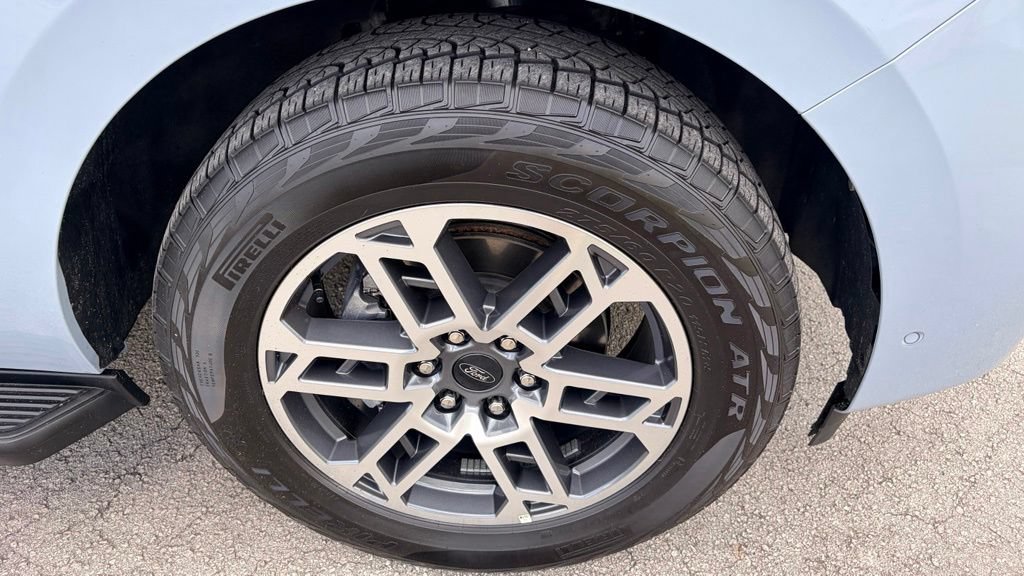 Certified 2025 Ford Expedition Active AWD/4WD image 33