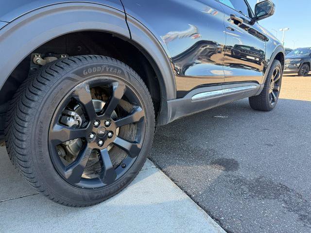Certified 2021 Ford Explorer Platinum w/ Equipment Group 601A AWD/4WD image 15