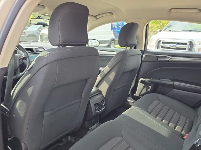 Certified 2018 Ford Fusion SE w/ Fusion SE Technology Package FWD image 23