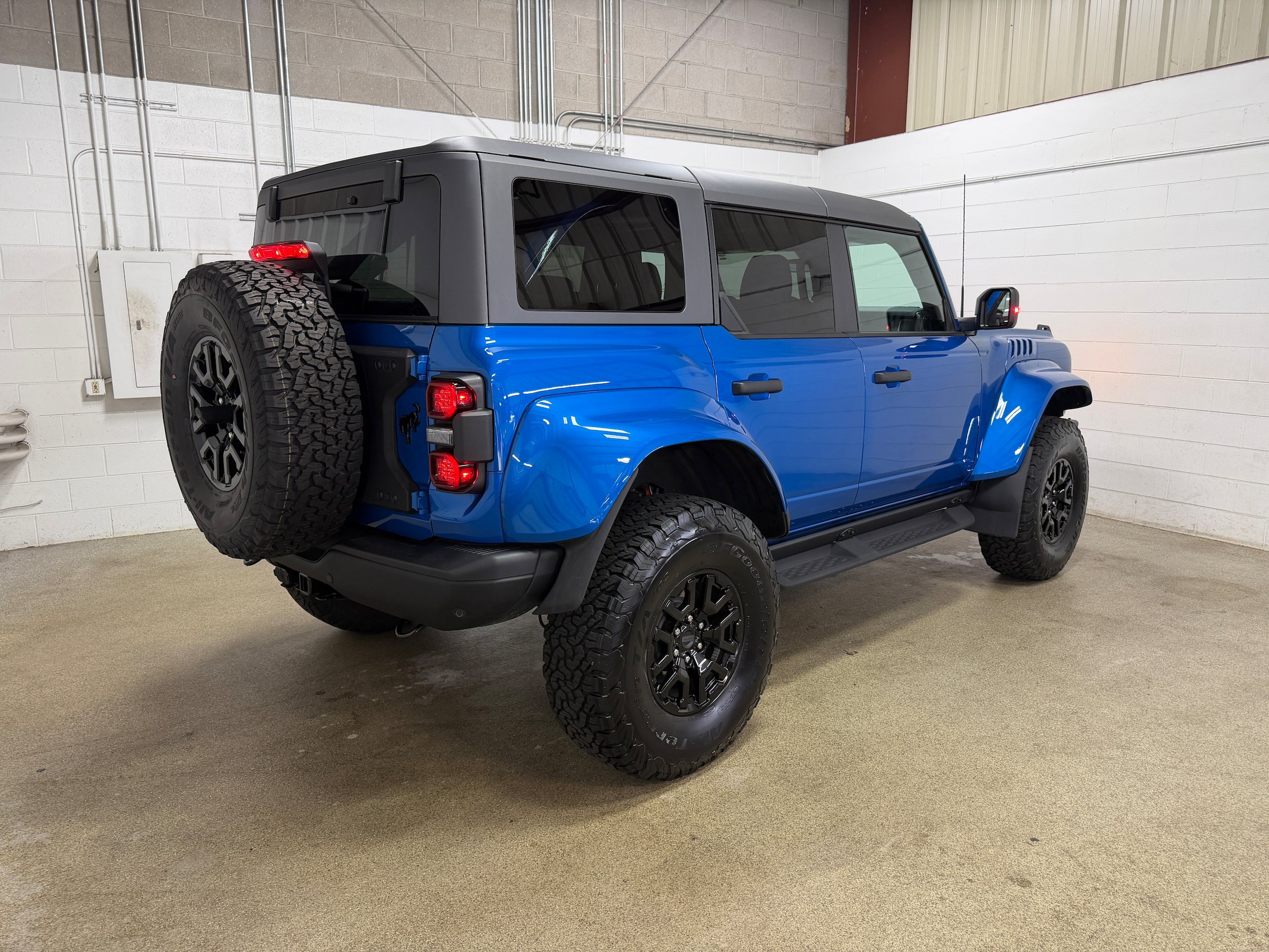 Certified 2024 Ford Bronco Raptor w/ Interior Carbon Fiber Pack 6 AWD/4WD image 9